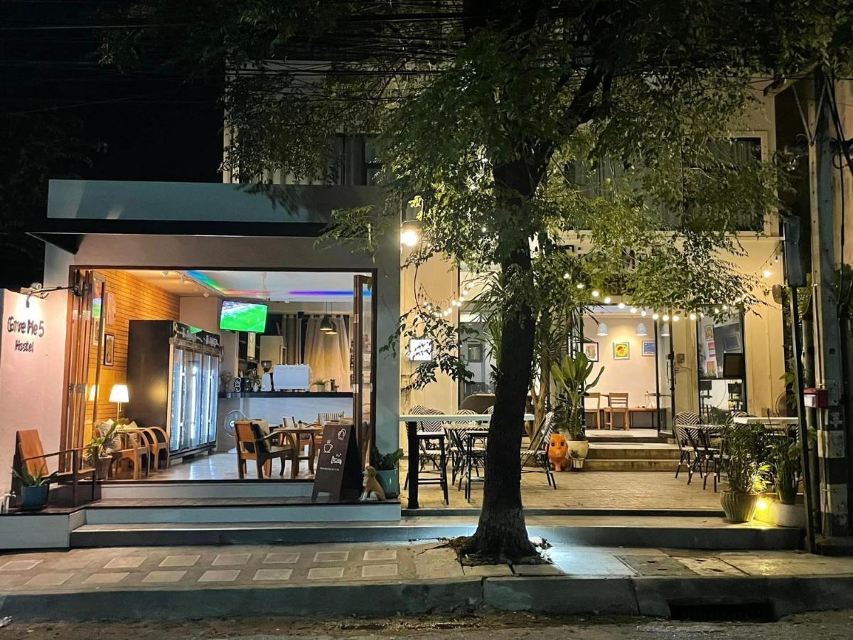 Give Me 5 Hostel Chiang Mai Extérieur photo